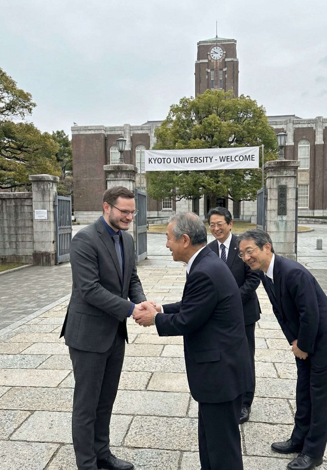 Christopher Wilmes bei internationaler Begrüßung an der Kyoto University